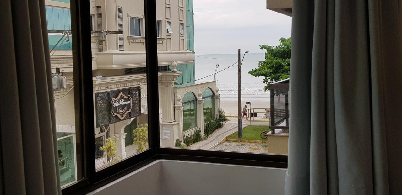 Apto Em Predio Frente Ao Mar, Meia Praia Itapema, Linda Vista, 3 Dormitorios Ngoại thất bức ảnh